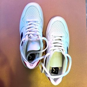 Veja Sneakers (extra white nautico perkin) Size 38EU Size 7US